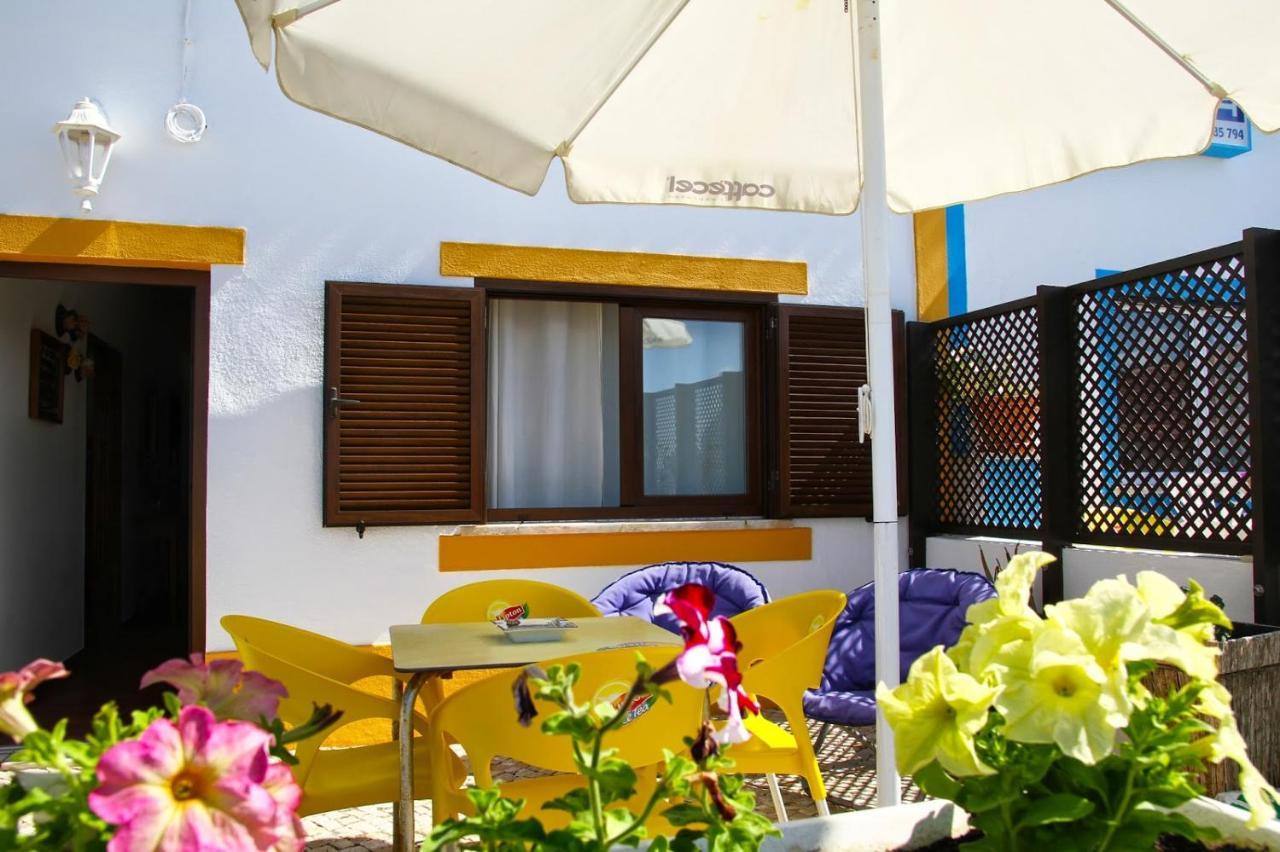 Bed and Breakfast Pequena Baleia Ferrel  Exterior foto